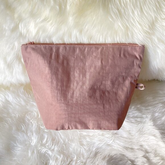 BAGGU Handbags - NWOT Baggu Go Pouch Medium - Taupe (Nettle)